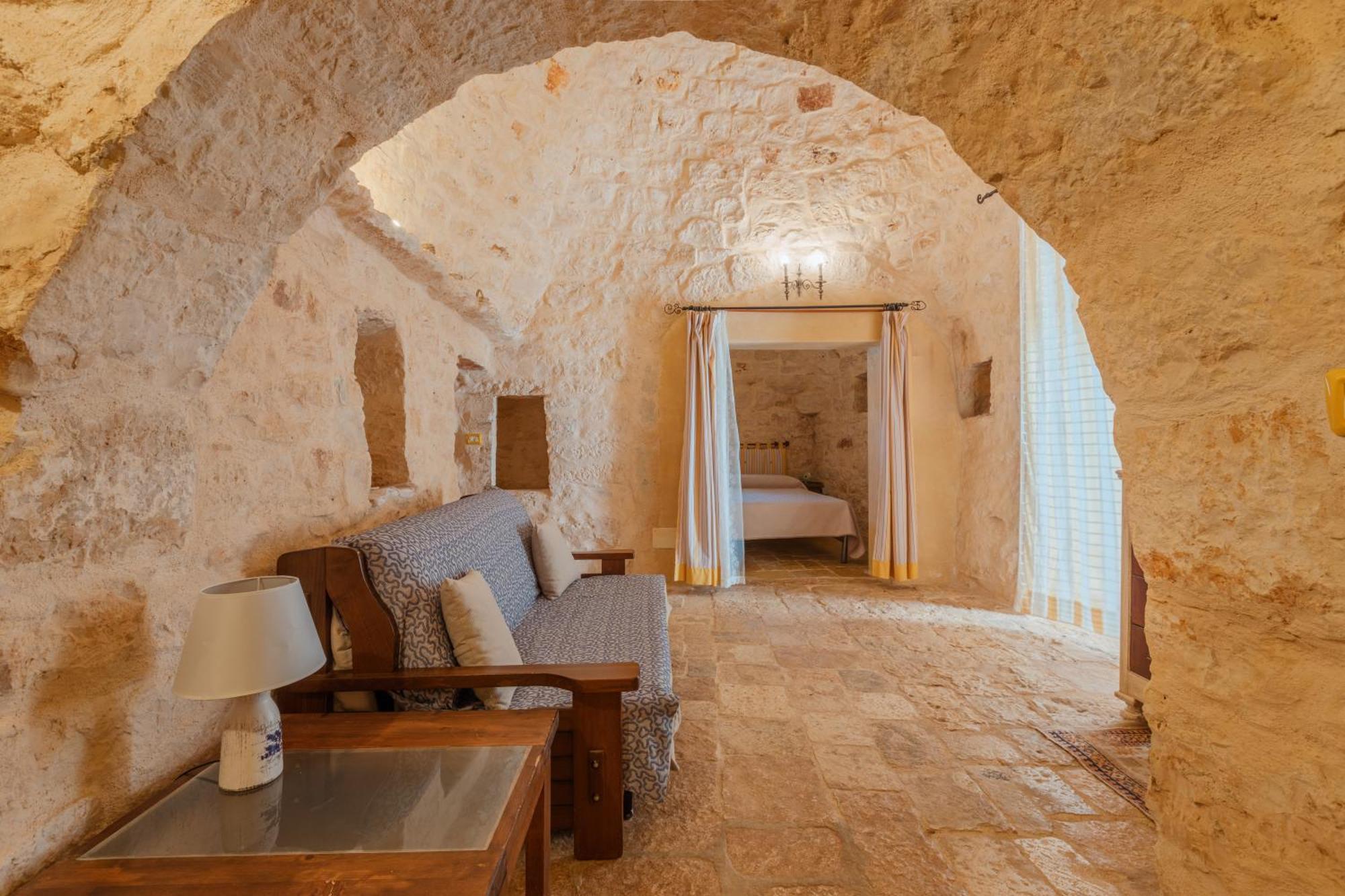 Trullo Tarantini Con Piscina Privata Lejlighed Latiano Eksteriør billede