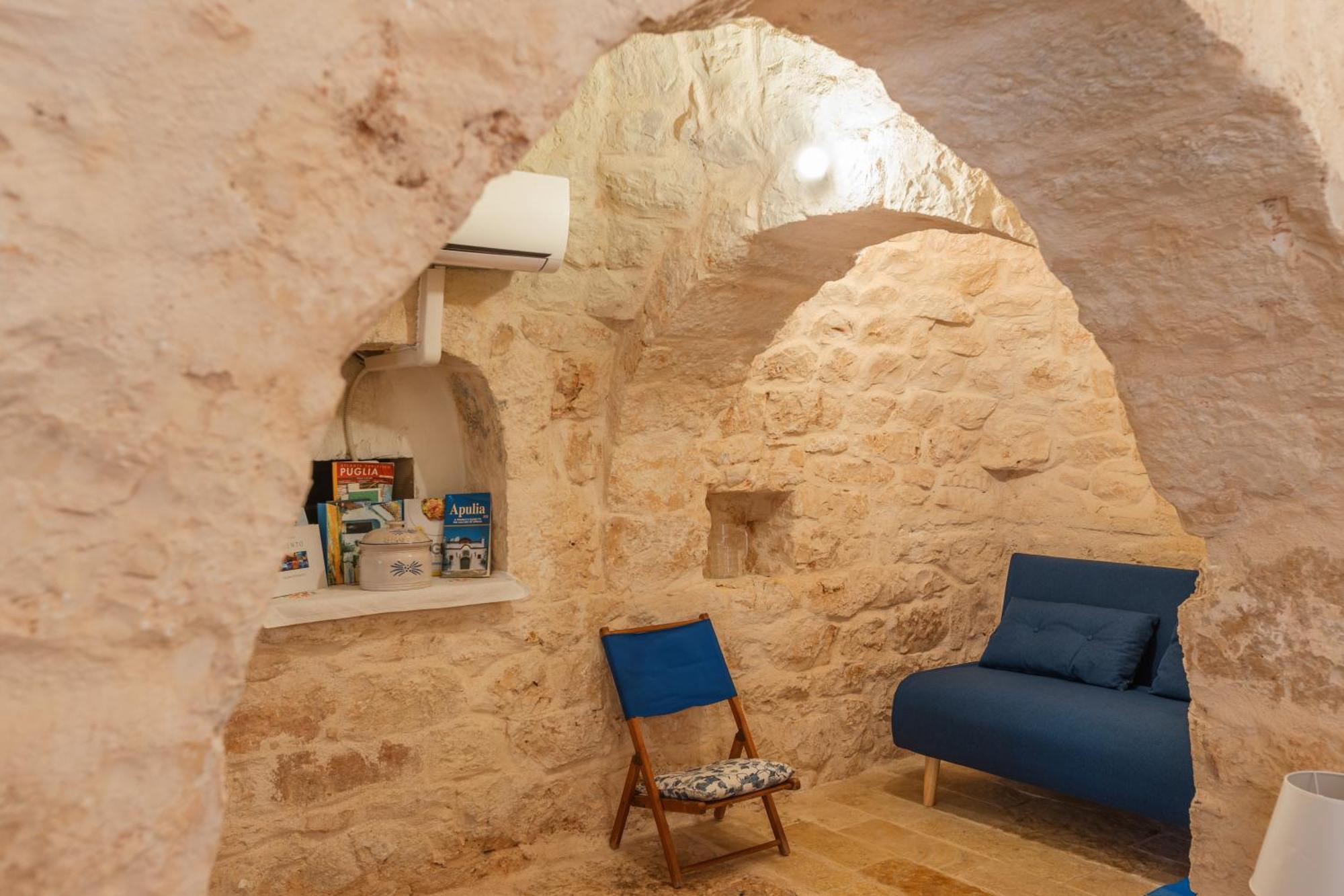 Trullo Tarantini Con Piscina Privata Lejlighed Latiano Eksteriør billede