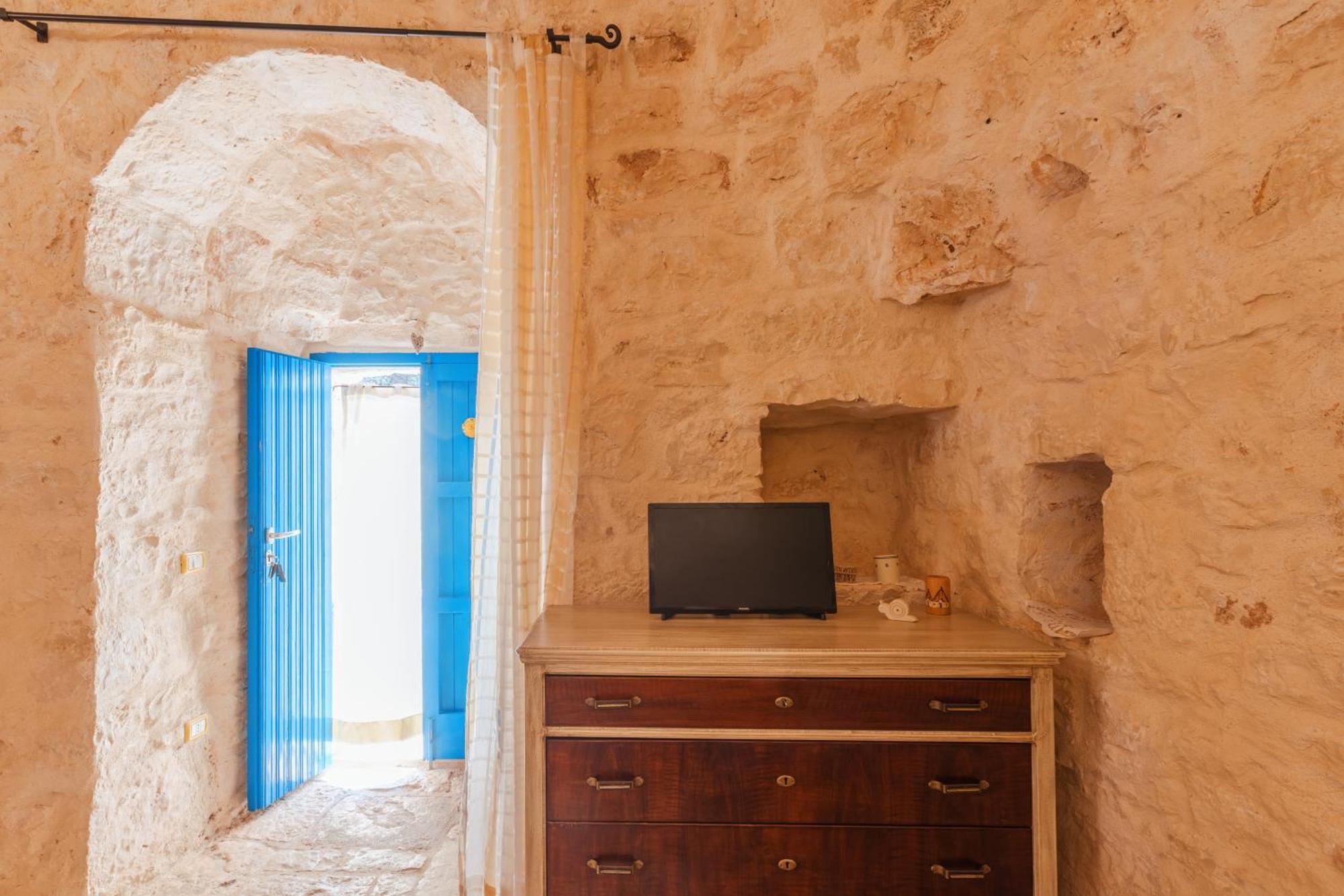 Trullo Tarantini Con Piscina Privata Lejlighed Latiano Eksteriør billede