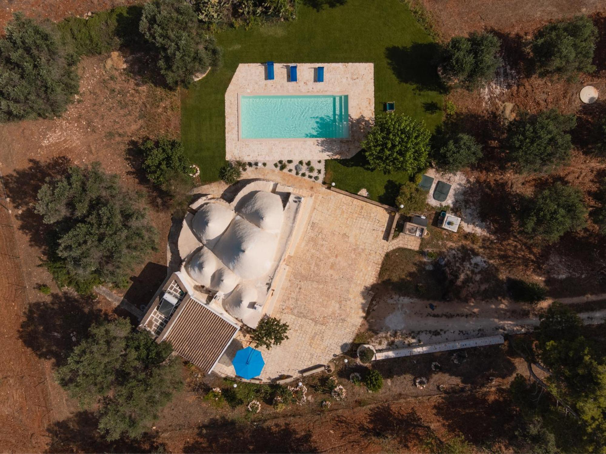 Trullo Tarantini Con Piscina Privata Lejlighed Latiano Eksteriør billede