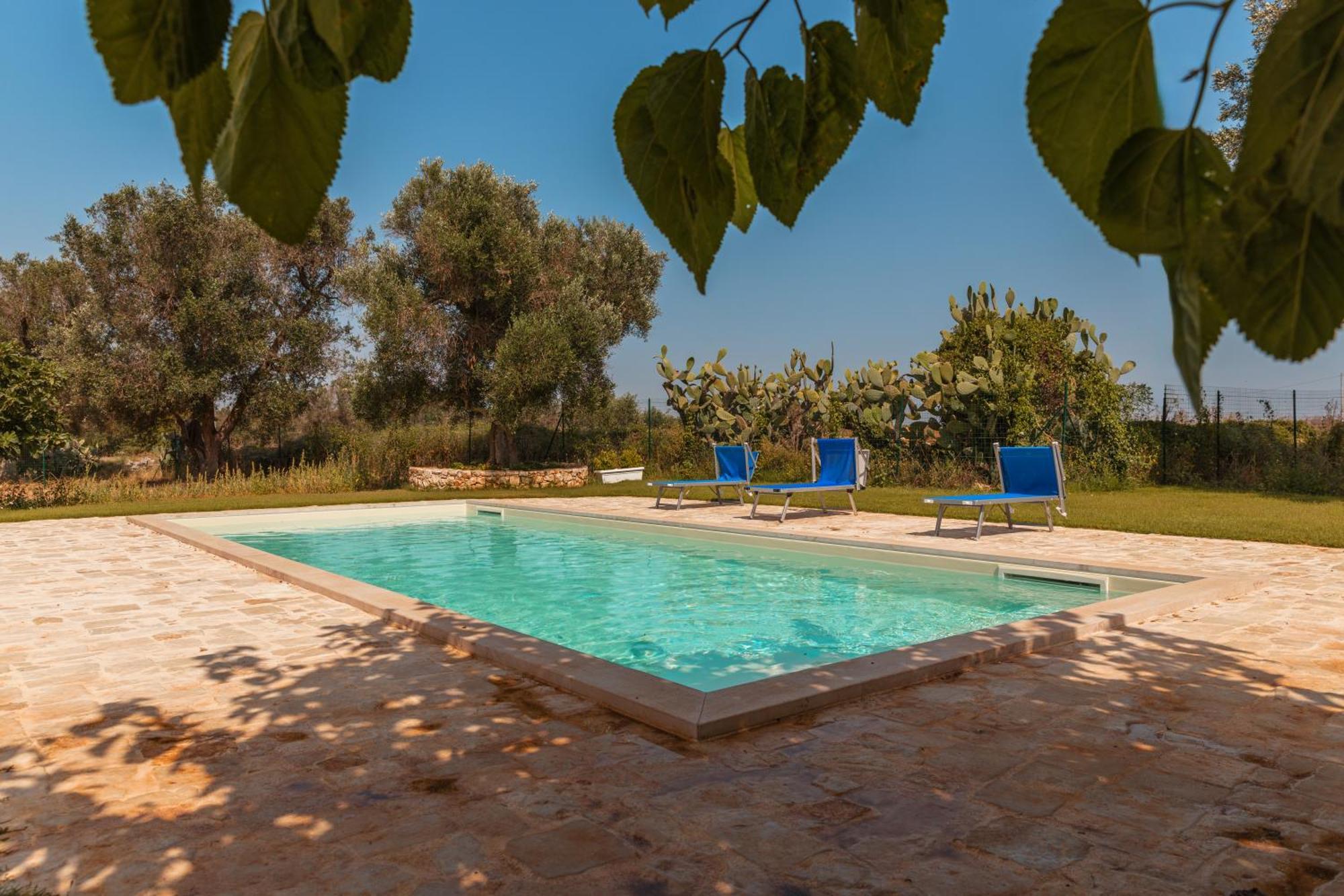 Trullo Tarantini Con Piscina Privata Lejlighed Latiano Eksteriør billede