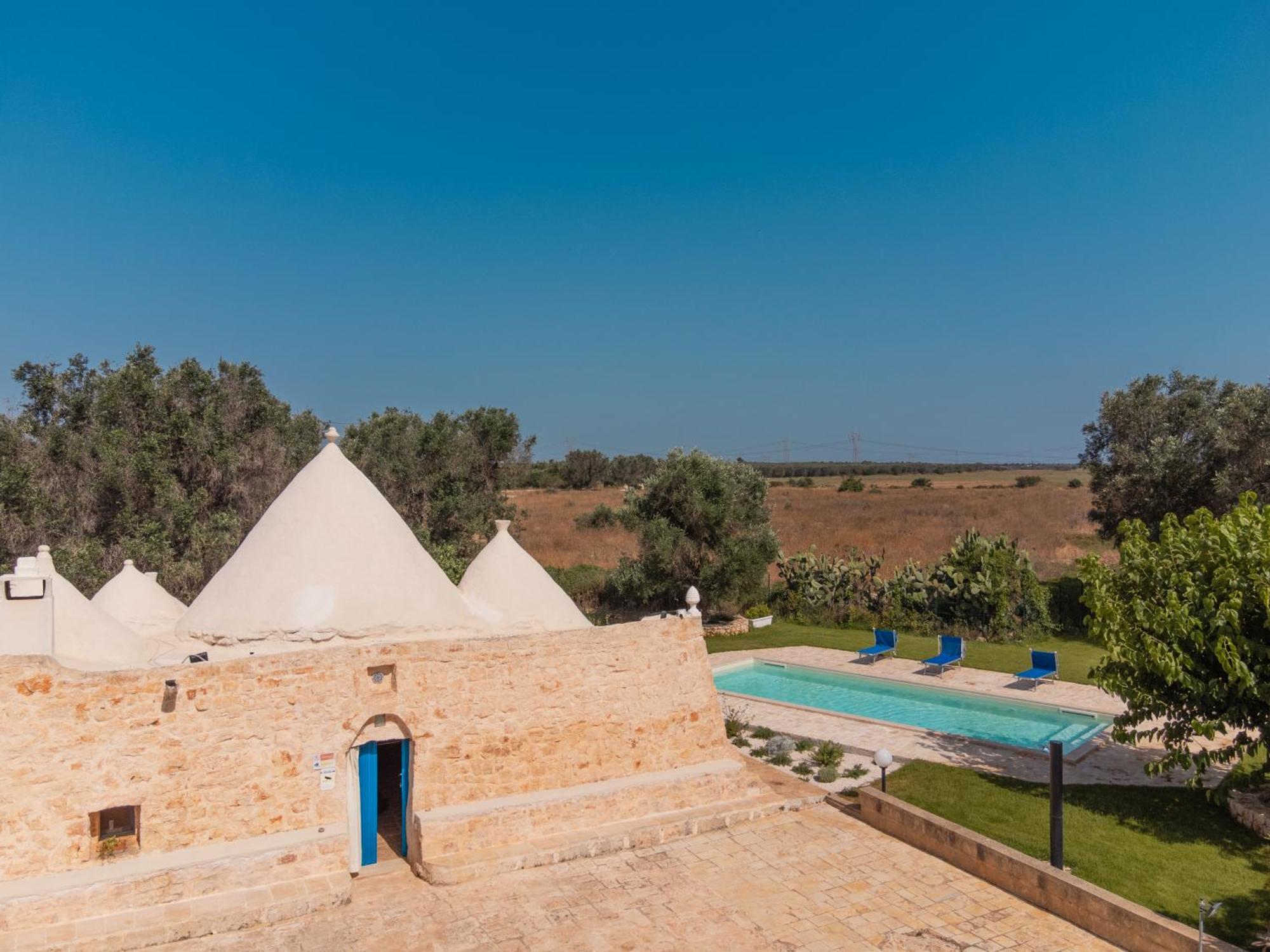 Trullo Tarantini Con Piscina Privata Lejlighed Latiano Eksteriør billede